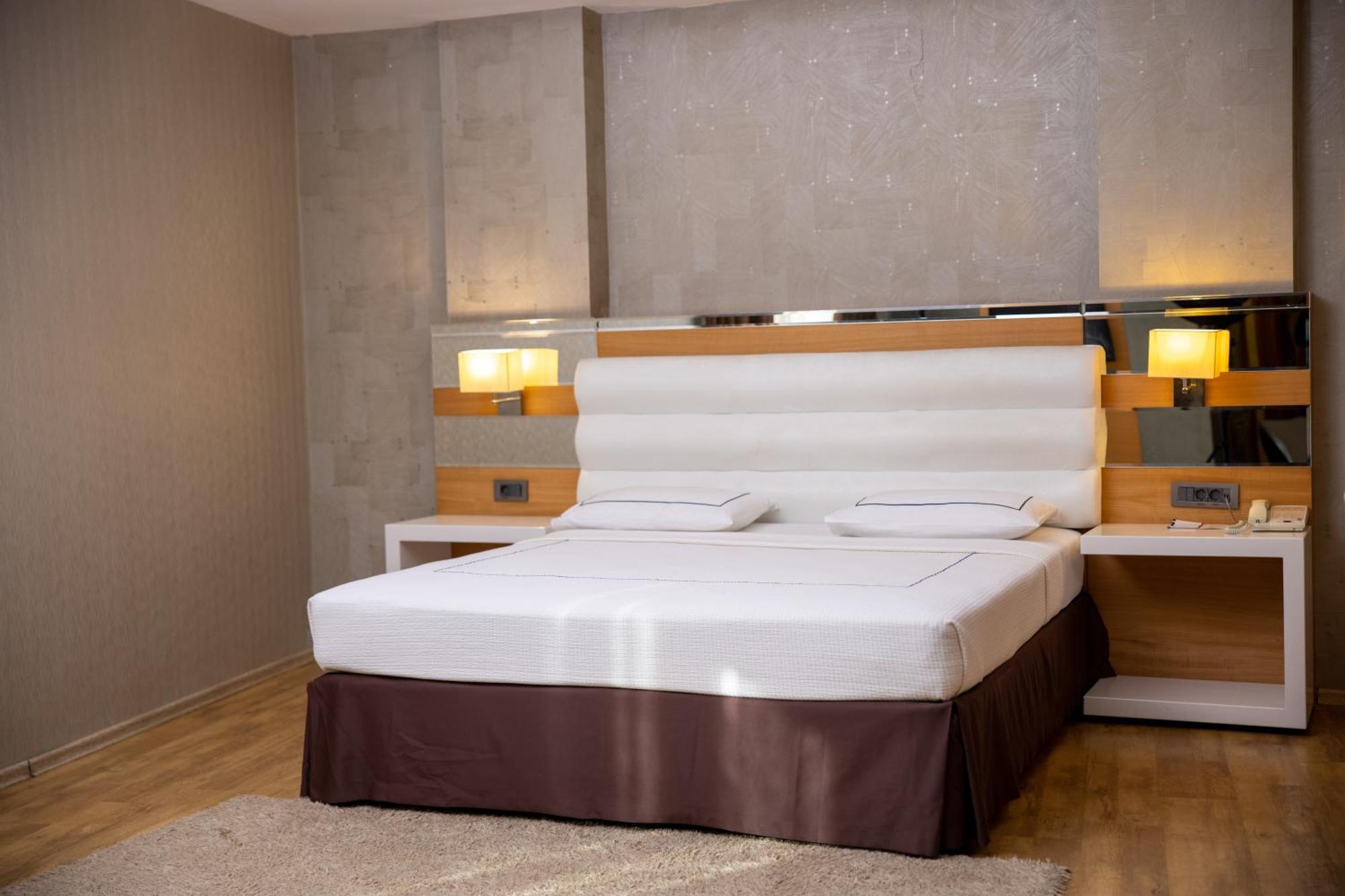 Anemon Grand Adana Otel Buitenkant foto